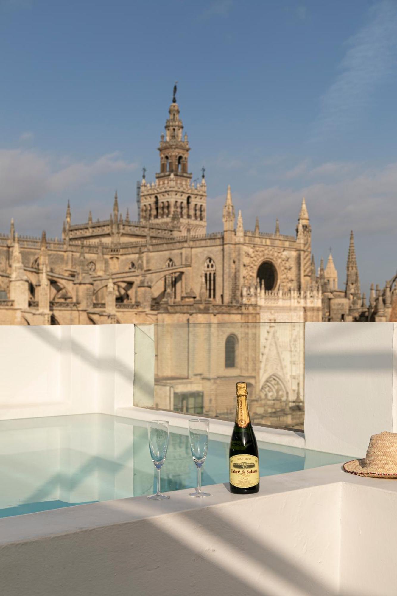 Isg Apartments Modern Atticpool At The Cathedralfree Parking Sevilla Dış mekan fotoğraf
