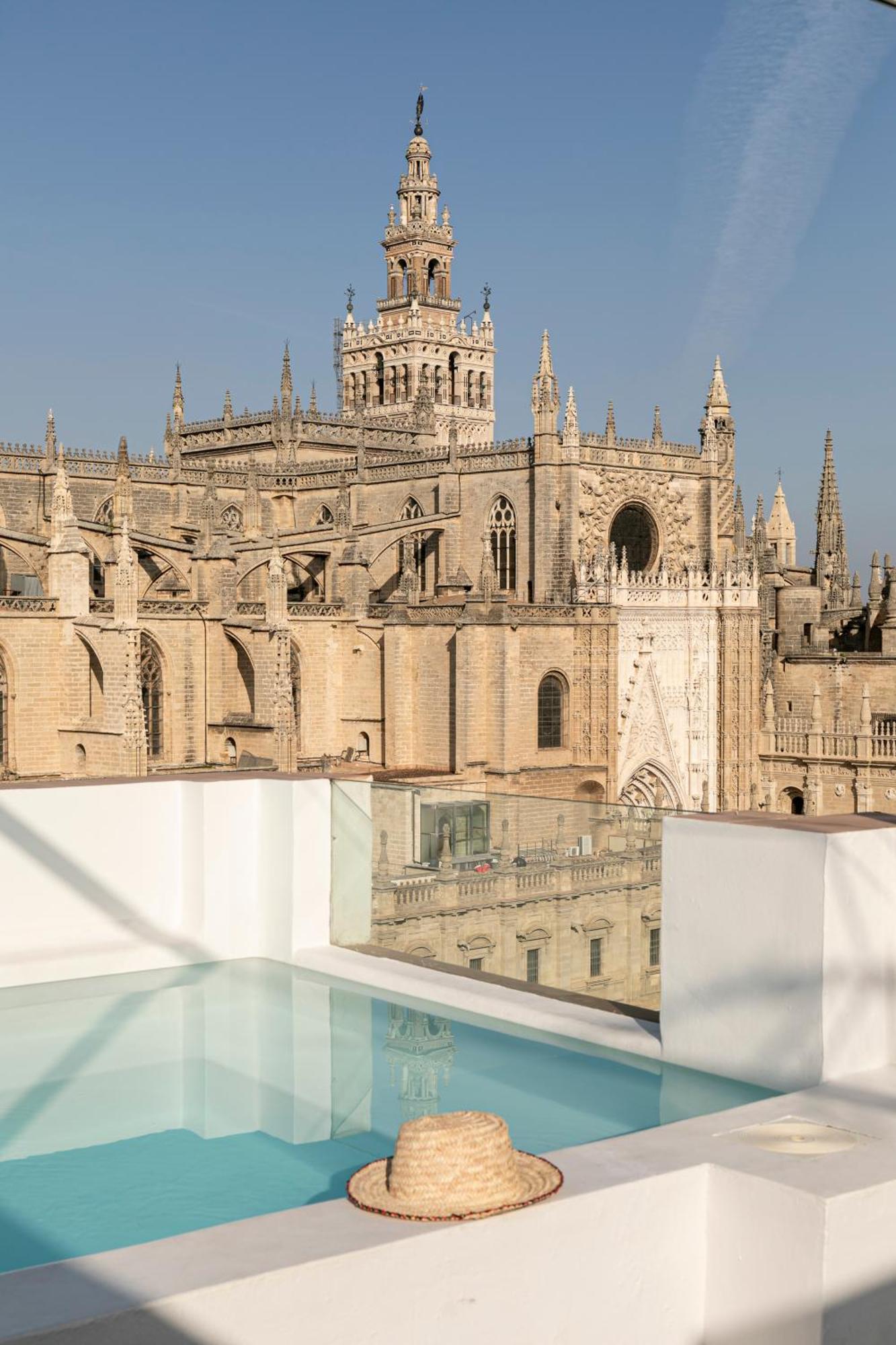 Isg Apartments Modern Atticpool At The Cathedralfree Parking Sevilla Dış mekan fotoğraf
