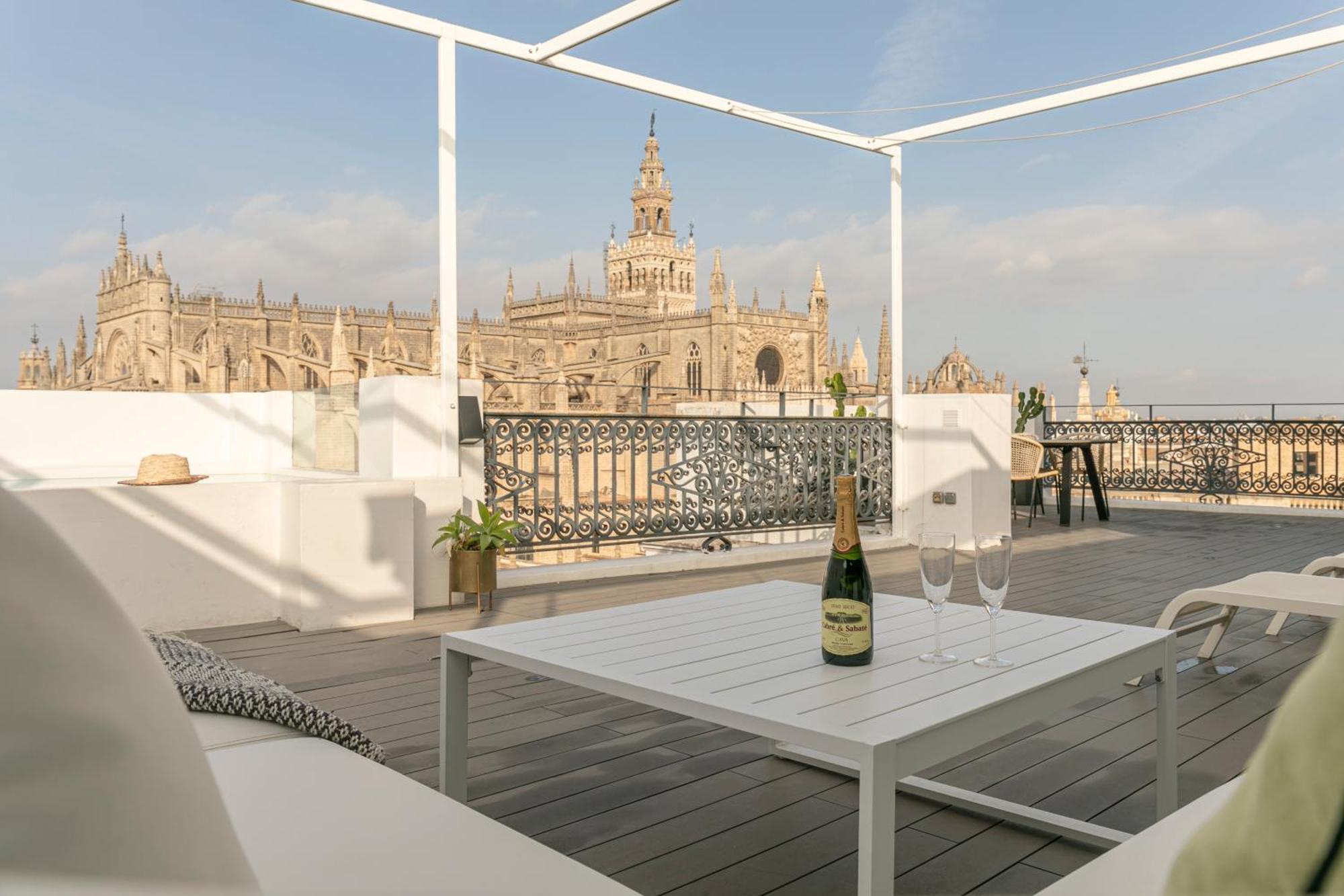 Isg Apartments Modern Atticpool At The Cathedralfree Parking Sevilla Dış mekan fotoğraf