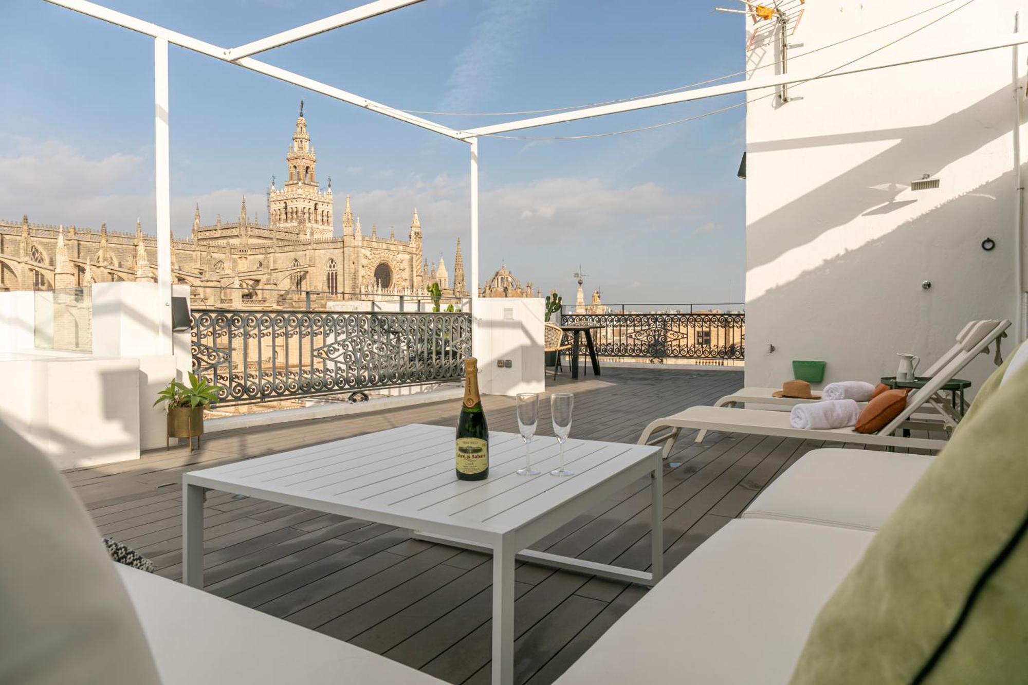 Isg Apartments Modern Atticpool At The Cathedralfree Parking Sevilla Dış mekan fotoğraf