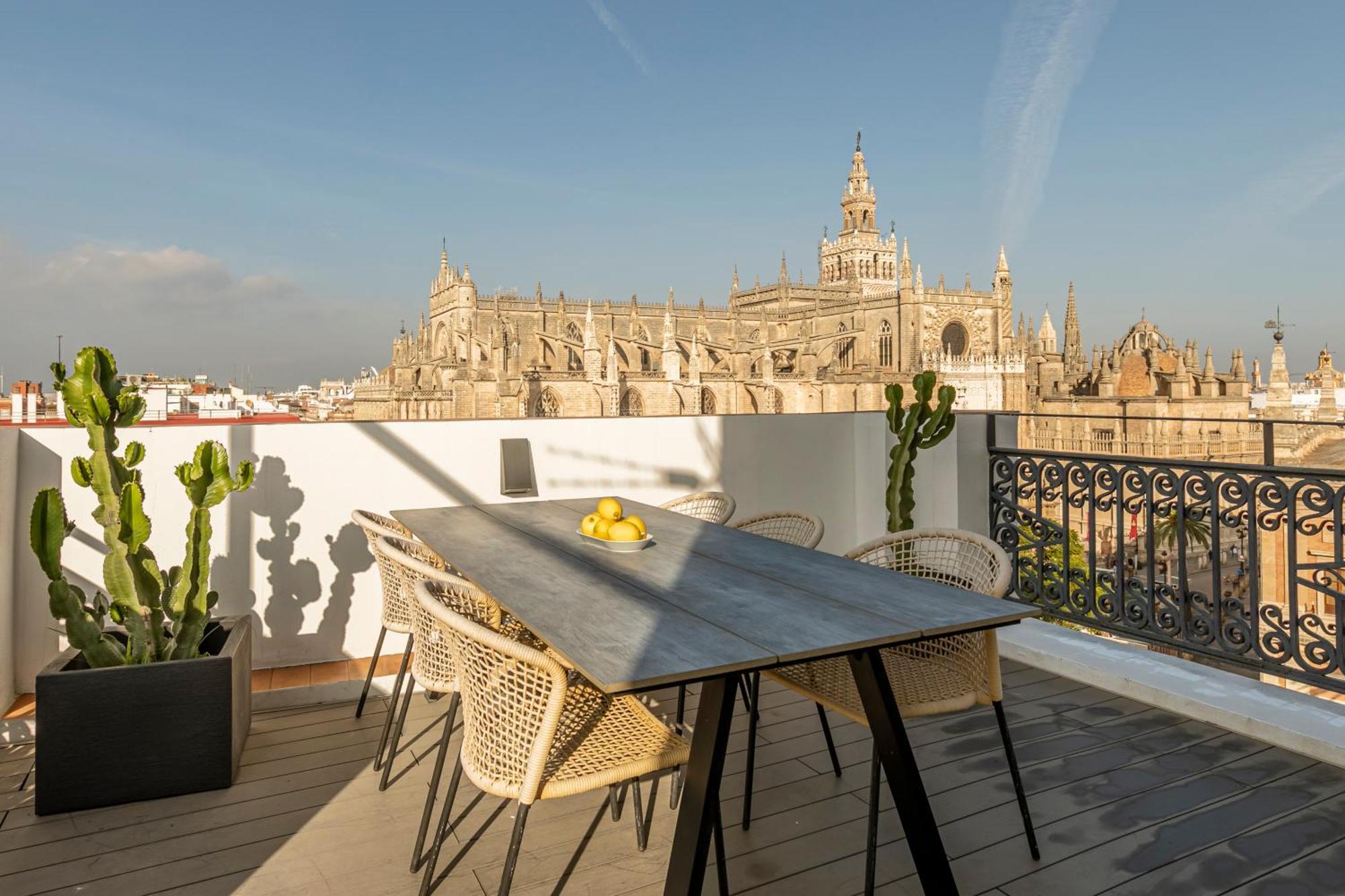 Isg Apartments Modern Atticpool At The Cathedralfree Parking Sevilla Dış mekan fotoğraf