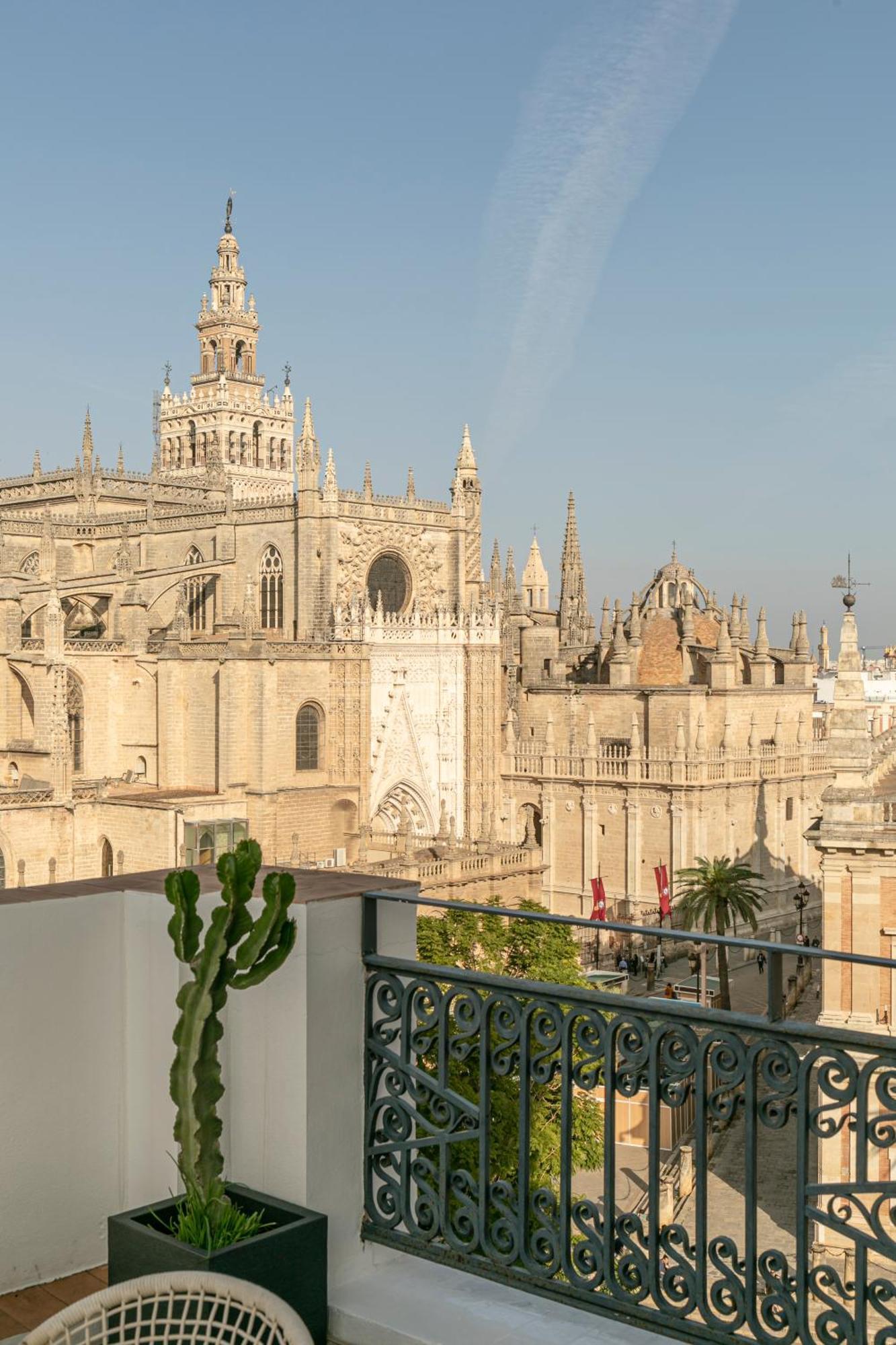 Isg Apartments Modern Atticpool At The Cathedralfree Parking Sevilla Dış mekan fotoğraf