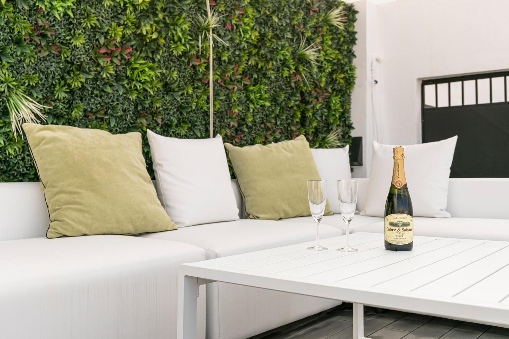 Isg Apartments Modern Atticpool At The Cathedralfree Parking Sevilla Dış mekan fotoğraf