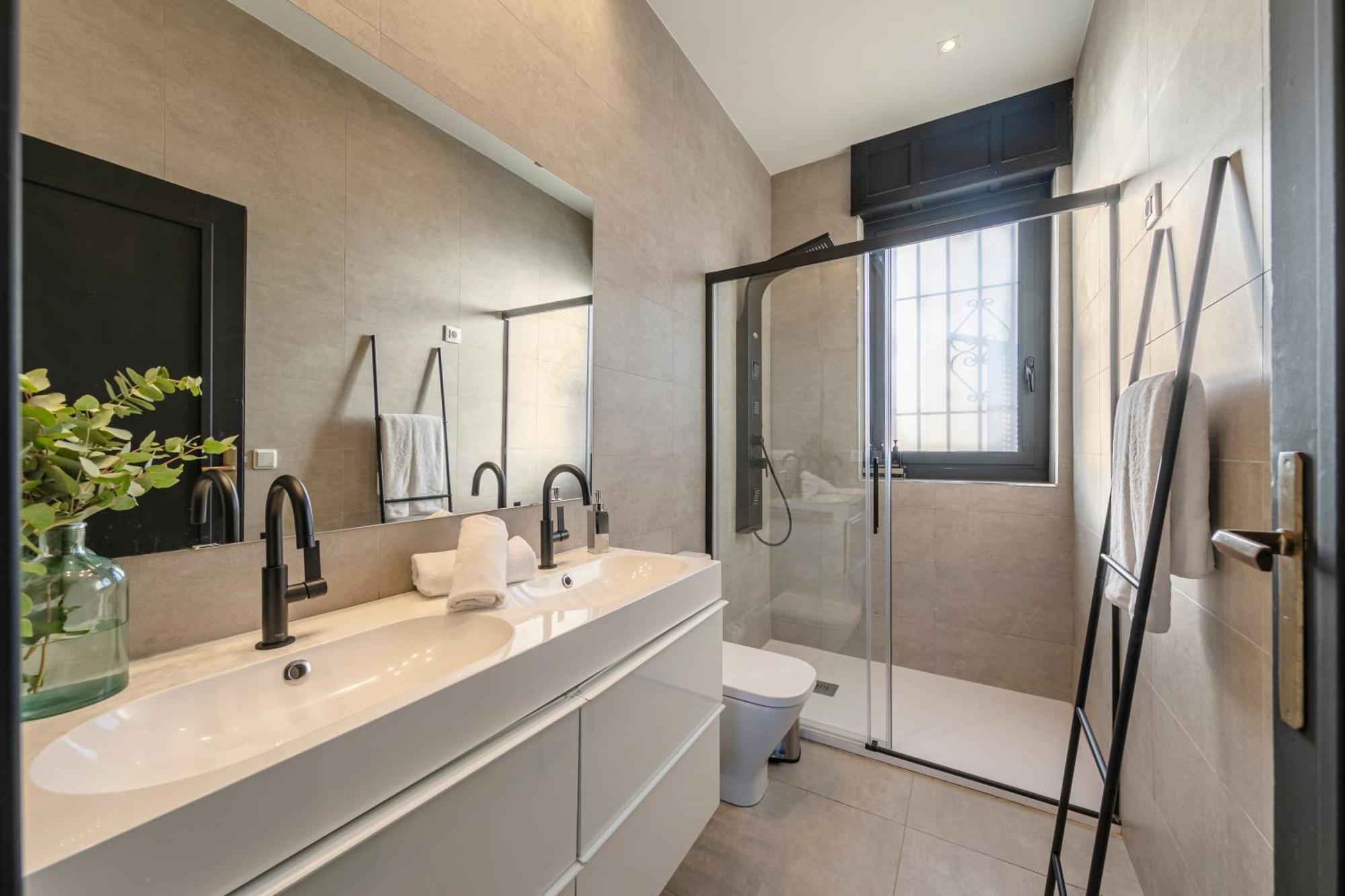 Isg Apartments Modern Atticpool At The Cathedralfree Parking Sevilla Dış mekan fotoğraf