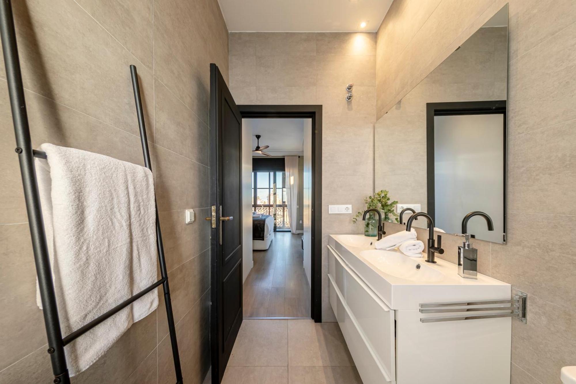 Isg Apartments Modern Atticpool At The Cathedralfree Parking Sevilla Dış mekan fotoğraf